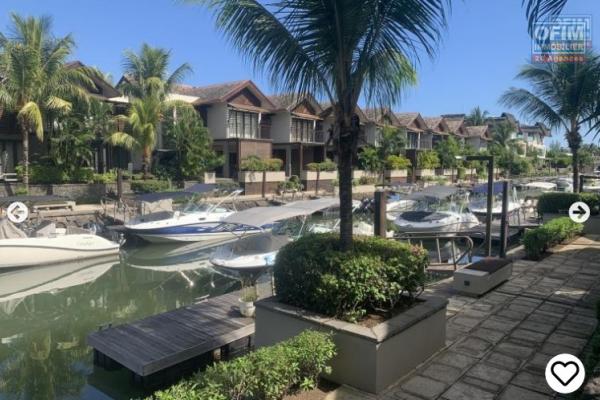 Rivi&egrave;re-Noire for sale comfortable 3 bedroom duplex, accessible to Mauritians and foreigners right on the water and located in the only residential marina on the island.