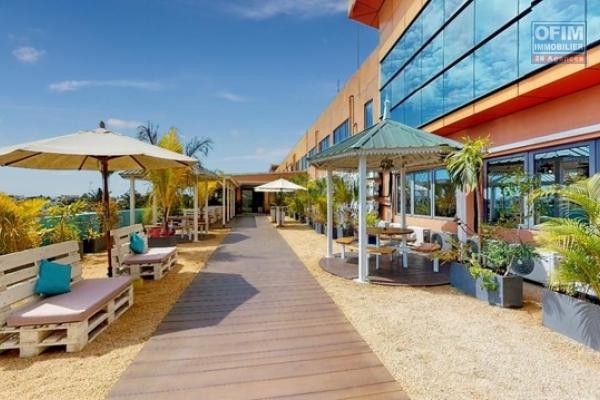 Your tailor-made office, at the heart of the action!