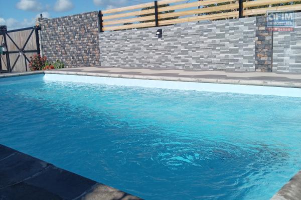 THE VALE : Villa Neuve d'Exception | Vue Mer & Montagne Panoramique | Piscine | Idéal Famille Expatriée.