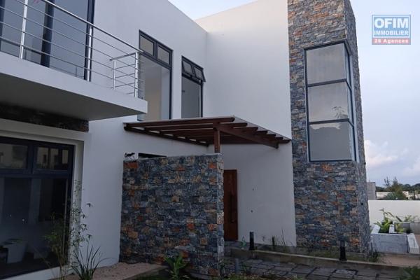 Superbe Villa Neuve à Louer à Piton – Un Havre de Paix et de Confort