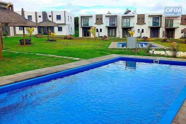 Superbe Duplex Moderne à Louer à Melville – Idéal pour une Vie Confortable et Sereine