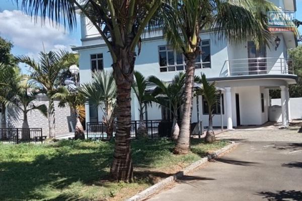For rent, Large family villa with garden - TROU AUX BICHES