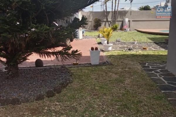 FOR SALE – VILLA WITH EXCELLENT RENTAL PROFITABILITY – GRAND GAUBE Grand Gaube, a few minutes from Calodyne and less than 10 minutes from Grand Baie. Brand new, very well-maintained villa. No additional costs. Prime location.