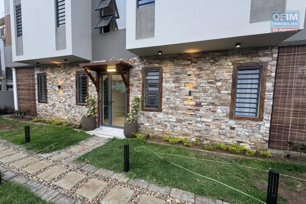 Flic en Flac – À vendre superbe appartement de standing au premier étage avec vue océan