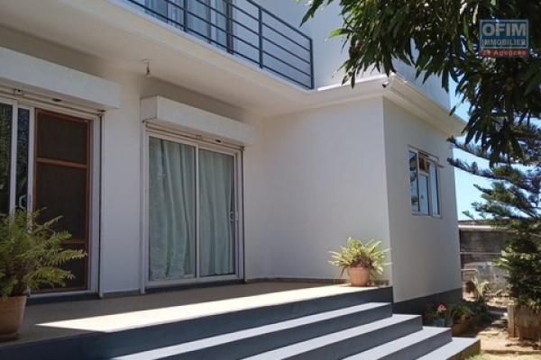 Grande et belle villa familiale à vendre – Grand Gaube