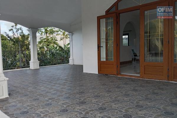 VILLA FAMILIALE SPACIEUSE AVEC ROOF TOP VUE MER & MONTAGNE - SECTEUR PRIVILÉGIÉ GOODLANDS