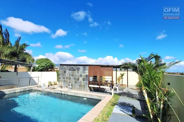 Maison 4 chambres avec piscine et rooftop &ndash; Location long terme &agrave; Flic en Flac