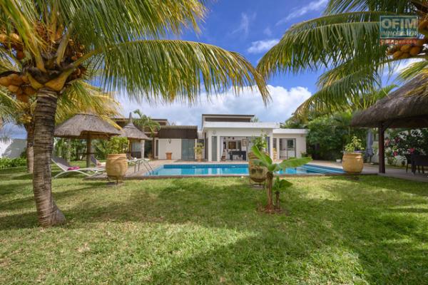 A vendre villa 4 chambres accessible aux etrangers emplacement id&eacute;al &agrave; La Salette, Grand Baie.