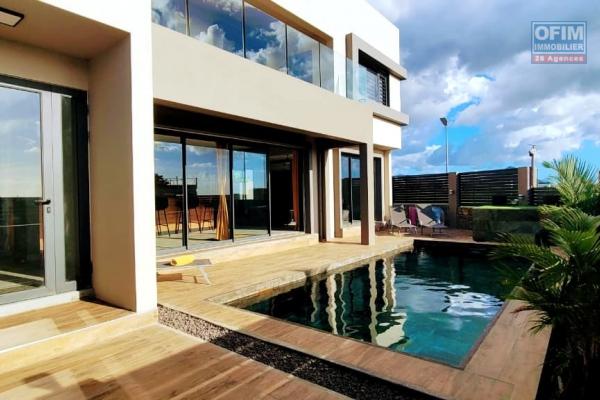 &Agrave; louer &ndash; Superbe villa contemporaine 4 chambres &agrave; Flic en Flac