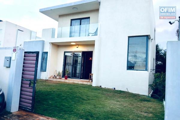 Albion, pleasant and recently built 3-bedroom villa with plunge pool for rent, located in a quiet residential area.