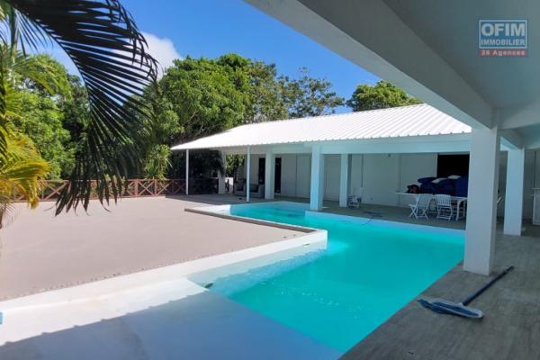 A LOUER / Grande villa 3 chambres avec d&eacute;pendance ( 2 chambres ) et 2100 m2 de jardin / CALODYNE - &Icirc;le Maurice