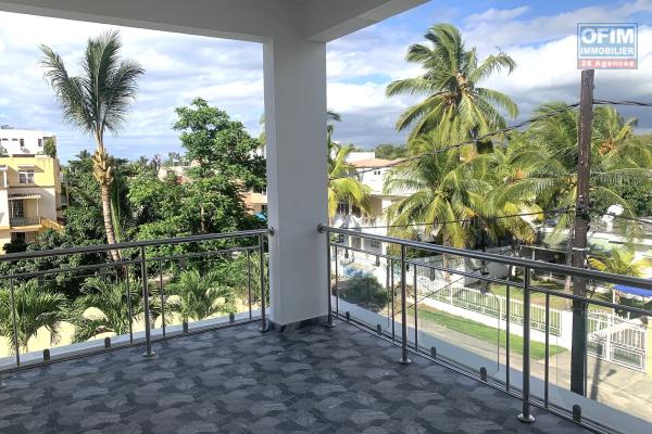 Flic en Flac &ndash; For Rent: Pleasant and recently built 2-bedroom apartment located on the second and top floor (no elevator), in a quiet area, just 200 metres from the beach.