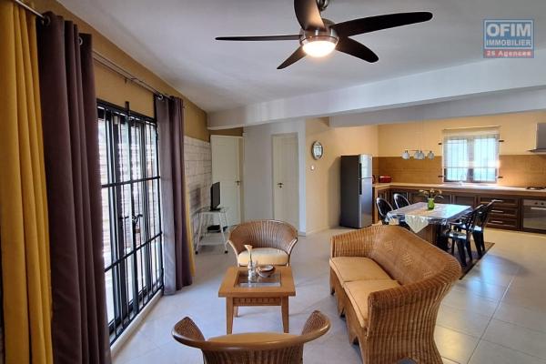 Superbe appartement de 130 m² avec piscine et jardin à Calodyne. 3 chambres (disponible au 01er aout)