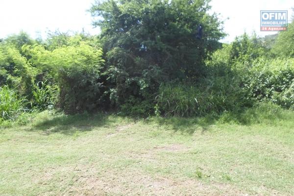 Terrain de 44 perches à vendre à Calodyne